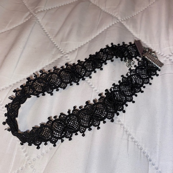 Really cute chockers different styles - Picture 3 of 6